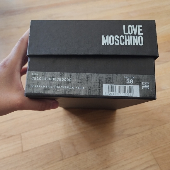 ❤️Love Moschino❤️Slip-on Leather/ Rhinestone Heart Pump SZ36 MADE IN ITALY - Picture 8 of 9